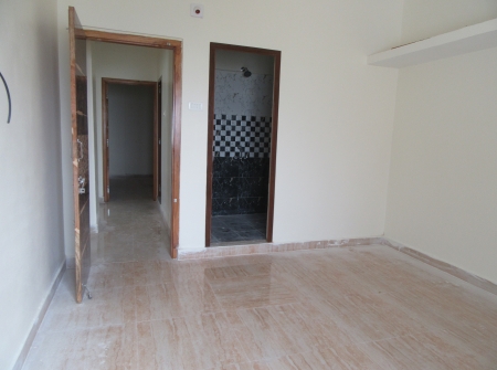 3) Li Id : 125 - Master Bedroom.JPG
